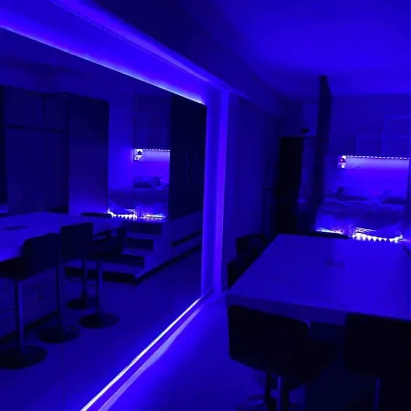 Modern Beachfront With Balcony Views New Appartamento *