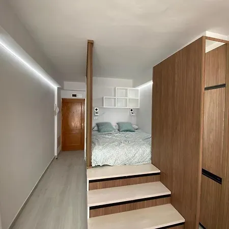 Modern Beachfront With Balcony Views New *