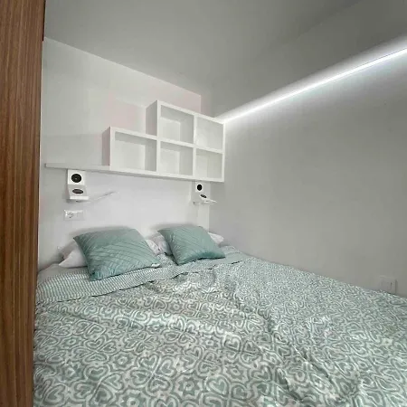 Appartamento Modern Beachfront With Balcony Views New