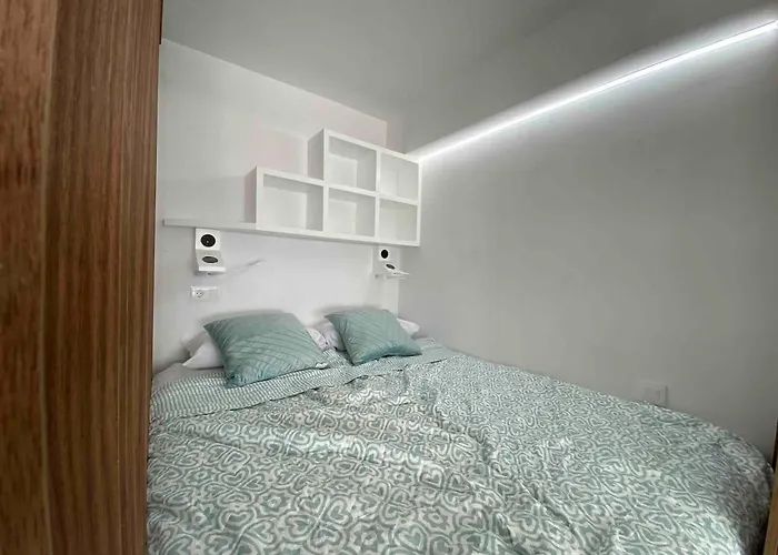 Appartement Modern Beachfront With Balcony Views New